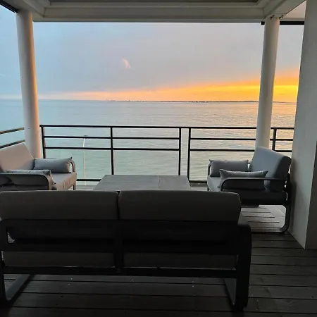Vue Panoramique Avec Jacuzzi Apartment Royan